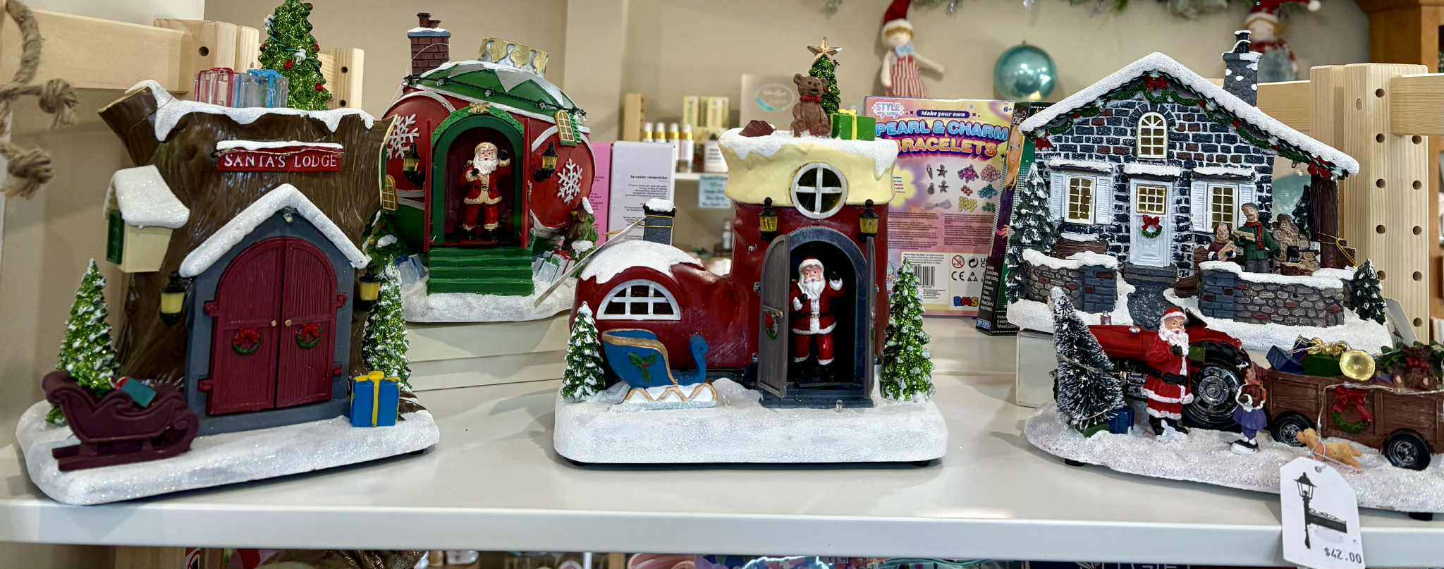 Santa w Tractor & Gifts LED